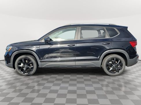 Certified 2023 Volkswagen Taos SE image 8