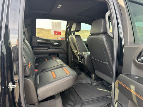 Used 2023 GMC Sierra 1500 AT4 image 32