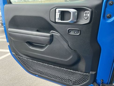 Used 2021 Jeep Gladiator Sport image 24