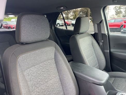 Used 2024 Chevrolet Equinox LT image 30