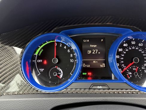 Used 2016 Volkswagen e-Golf SE image 21