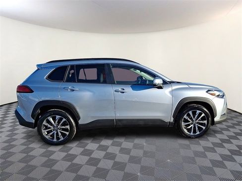 Used 2024 Toyota Corolla Cross XLE image 7