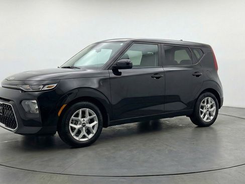 Used 2025 Kia Soul LX w/ LX Technology Package FWD image 3