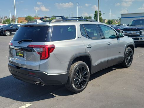 Used 2023 GMC Acadia SLT w/ Elevation Edition FWD image 4