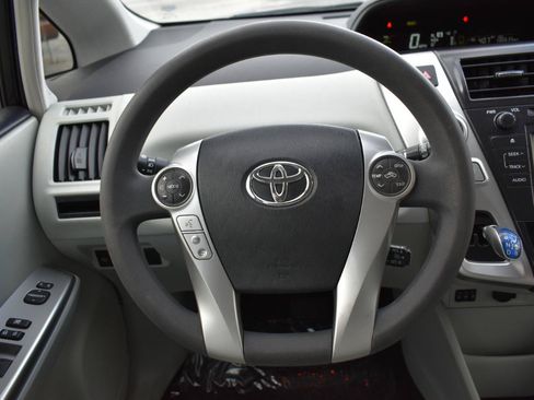 Used 2012 Toyota Prius V Five FWD image 13
