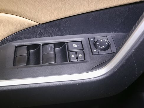 Used 2019 Toyota RAV4 XLE w/ Convenience Package image 46