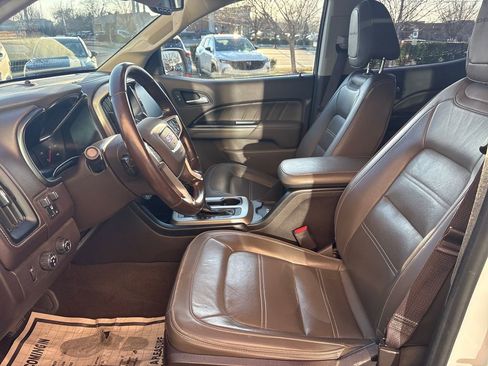 Used 2021 GMC Canyon Denali image 17