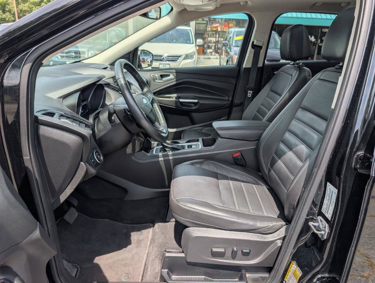 Used 2017 Ford Escape Titanium AWD/4WD image 16