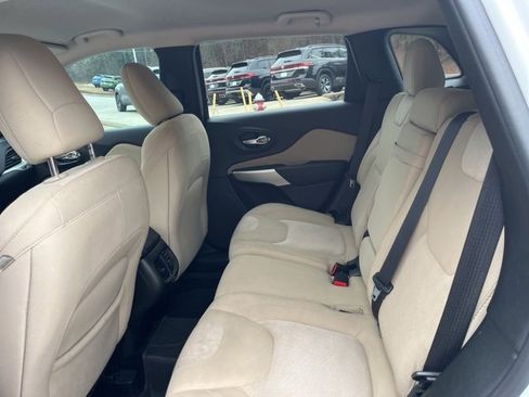 Used 2018 Jeep Cherokee Latitude image 12