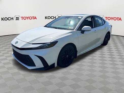 Certified 2025 Toyota Camry SE w/ Convenience Package FWD image 3