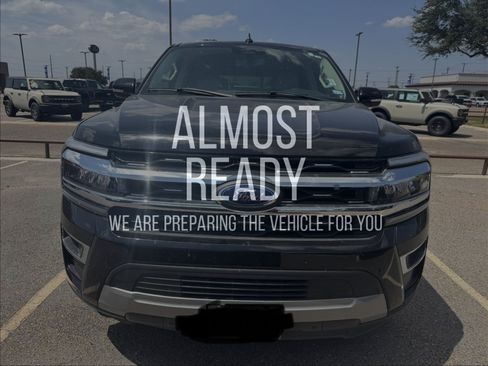 Used 2023 Ford Expedition XLT RWD image 1