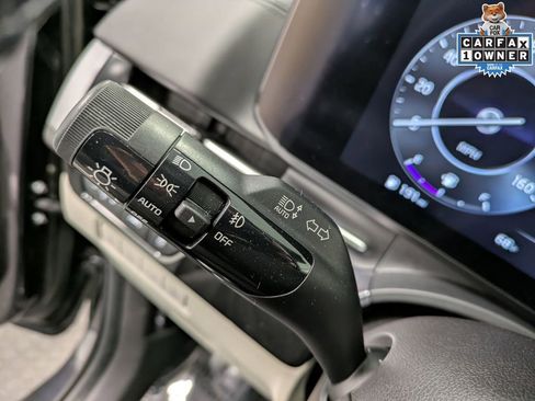 Used 2023 Kia Carnival SX Prestige FWD image 17