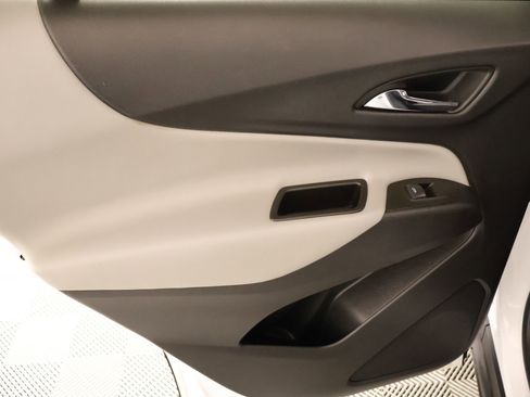 Used 2023 Chevrolet Equinox LT w/ Driver Convenience Package image 16