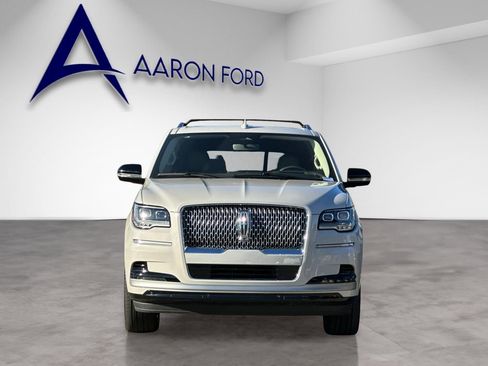 Used 2024 Lincoln Navigator Reserve image 8