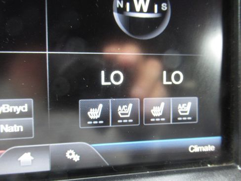 Used 2015 Ford F150 Lariat AWD/4WD image 23