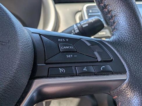 Used 2018 Nissan Kicks SR FWD image 13
