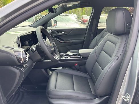 New 2026 Chevrolet Equinox LT w/ Convenience Package II FWD image 8