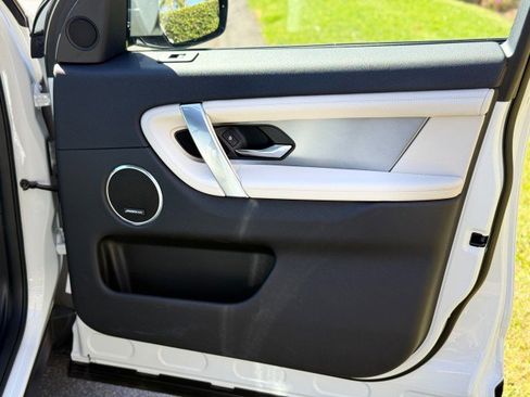 Used 2024 Land Rover Discovery Sport Dynamic SE image 28