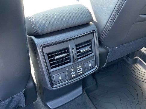 Used 2025 Subaru Forester Touring AWD/4WD image 25