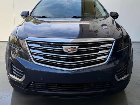 Used 2018 Cadillac XT5 Luxury w/ Driver Awareness Package FWD image 9