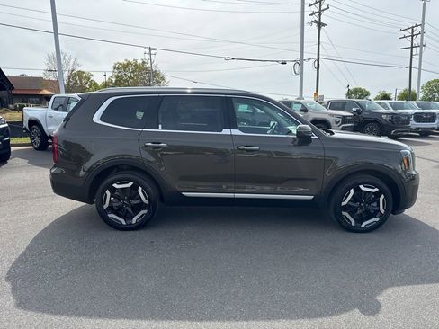 Used 2025 Kia Telluride S AWD/4WD image 6