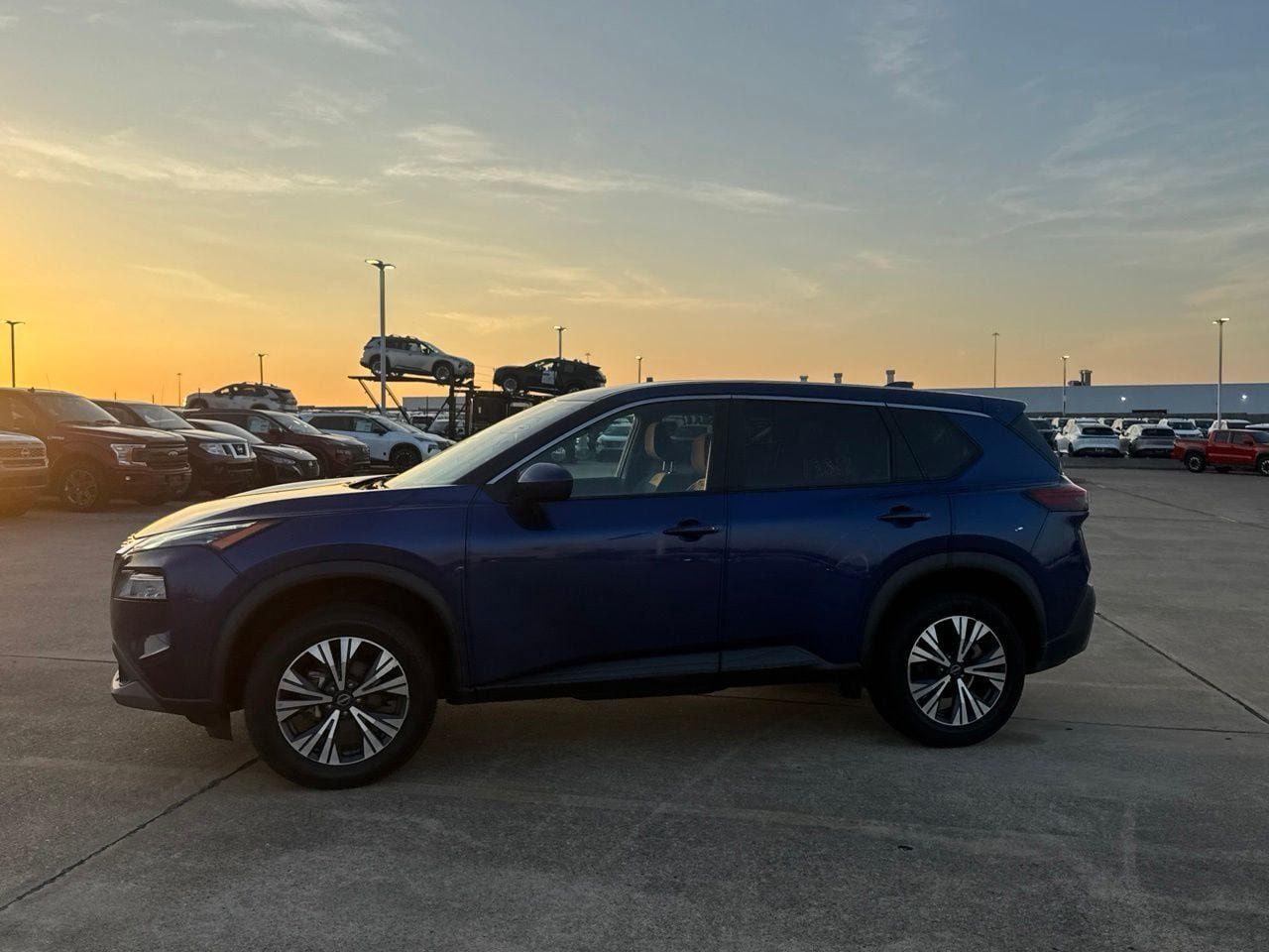 Used 2023 Nissan Rogue SV AWD/4WD image 13