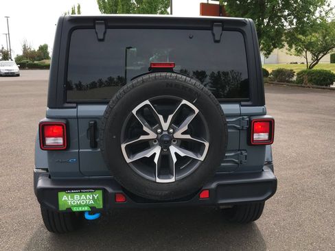 Used 2024 Jeep Wrangler Unlimited AWD/4WD image 6
