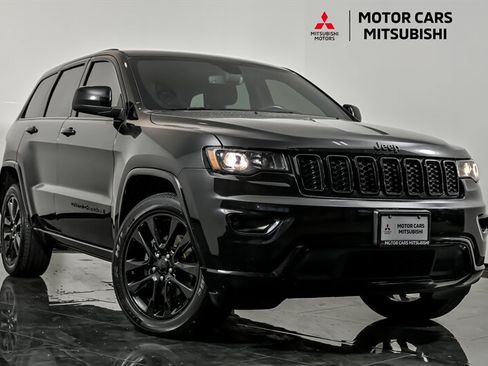 Used 2019 Jeep Grand Cherokee Altitude AWD/4WD image 1