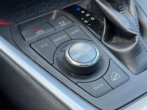 Used 2020 Toyota RAV4 TRD Off-Road w/ TRD Off-Road Weather Package AWD/4WD image 32