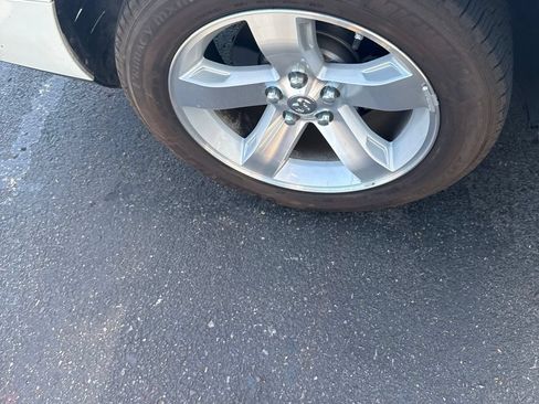 Used 2009 Dodge Challenger R/T RWD image 14