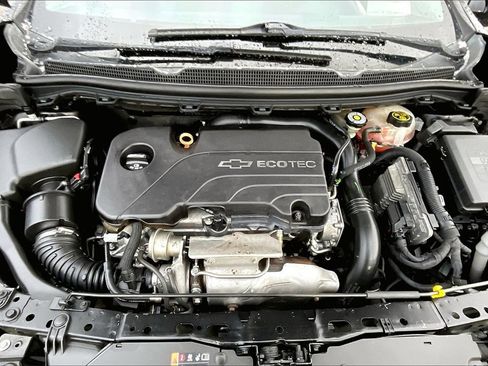 Used 2017 Chevrolet Cruze Premier image 9