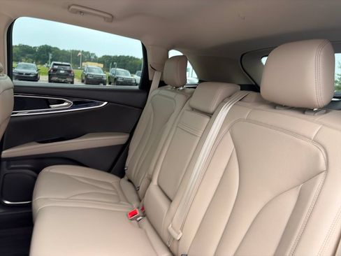 Used 2023 Lincoln Nautilus AWD w/ Premium Package image 27