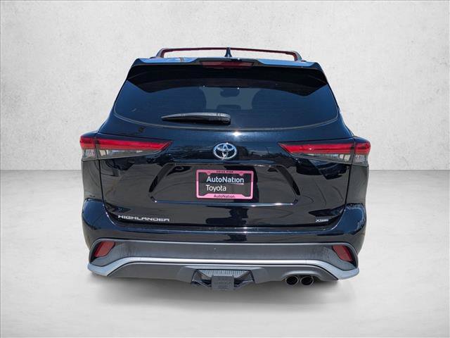 Used 2021 Toyota Highlander XSE FWD image 7