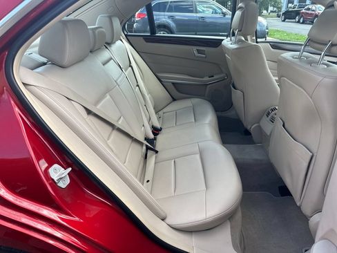 Used 2014 Mercedes-Benz E 350 4MATIC Sedan image 25