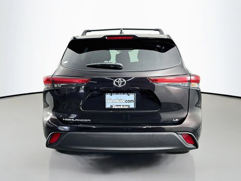 Used 2021 Toyota Highlander LE FWD image 6