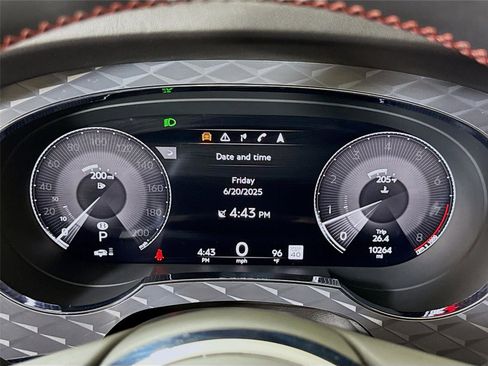 Used 2022 Bentley Bentayga image 16