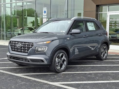 New 2026 Hyundai Venue SEL FWD image 2