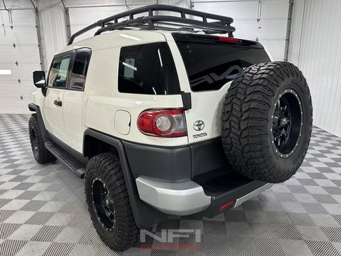 Used 2013 Toyota FJ Cruiser 4WD w/ Upgrade Pkg image 10