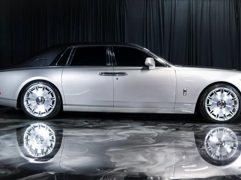 Used 2018 Rolls-Royce Phantom Sedan RWD image 9