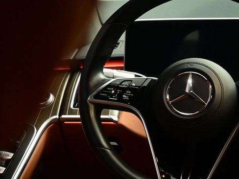 Used 2023 Mercedes-Benz S 580 4MATIC Sedan w/ AMG Line image 9