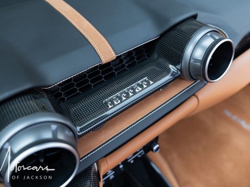 Used 2022 Ferrari 812 GTS image 21