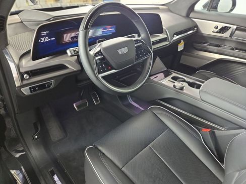 New 2026 Cadillac Vistiq Platinum image 8