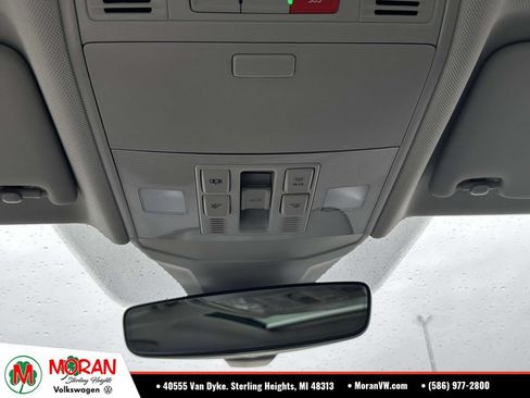 Used 2023 Volkswagen Jetta SE w/ Panoramic Sunroof Package FWD image 30