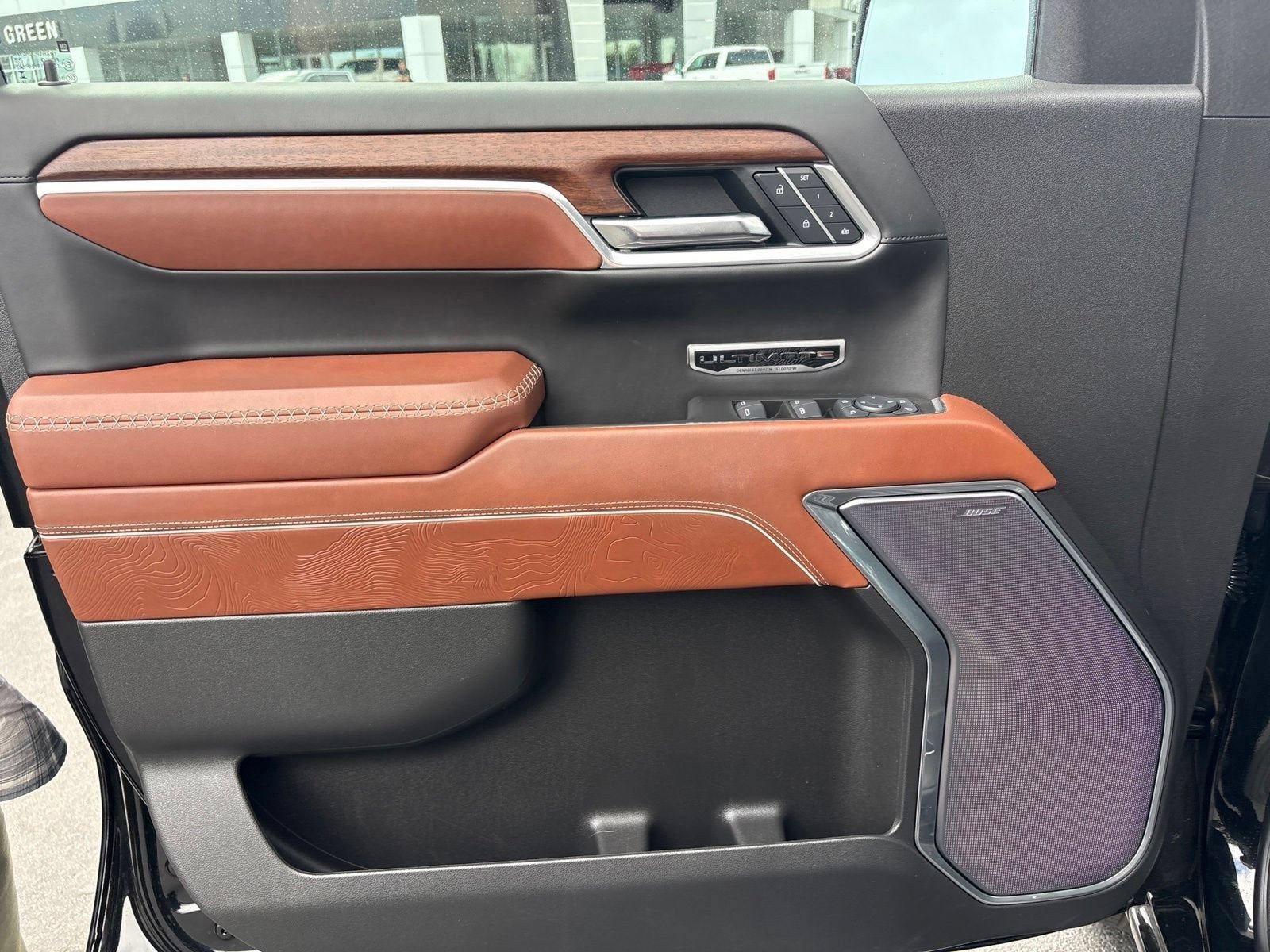 Used 2025 GMC Sierra 1500 Denali Ultimate AWD/4WD image 9