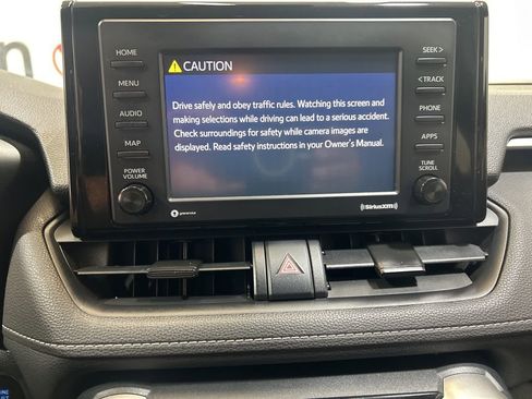Used 2020 Toyota RAV4 XLE image 27