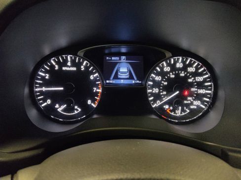 Used 2020 Nissan Pathfinder S AWD/4WD image 23