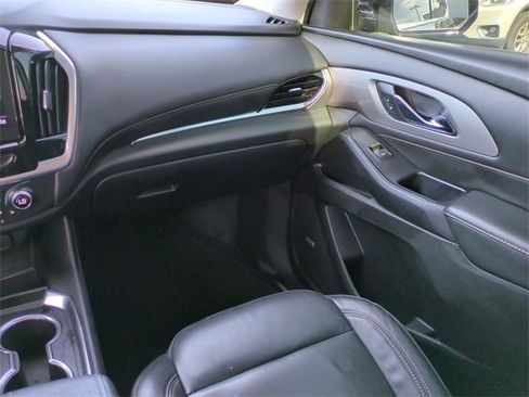 Used 2020 Chevrolet Traverse LT w/ LT Premium Package image 20