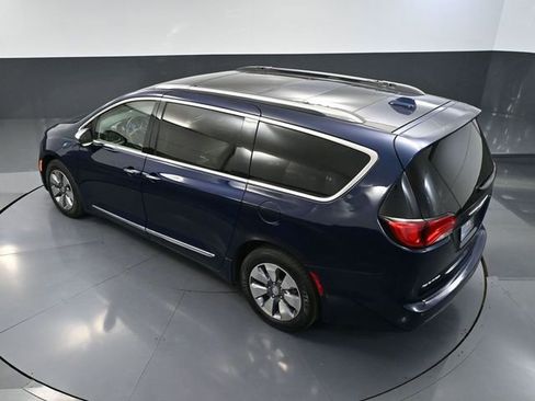 Used 2018 Chrysler Pacifica Limited w/ Advanced Safetytec Group FWD image 56