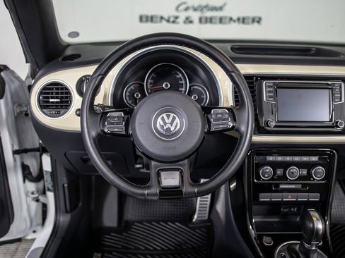 Used 2019 Volkswagen Beetle 2.0T SE FWD image 25