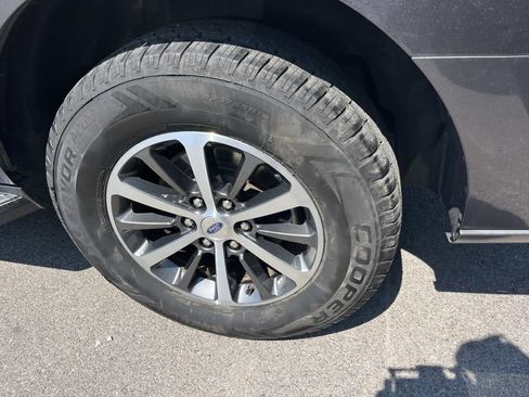 Used 2021 Ford Expedition XLT AWD/4WD image 14